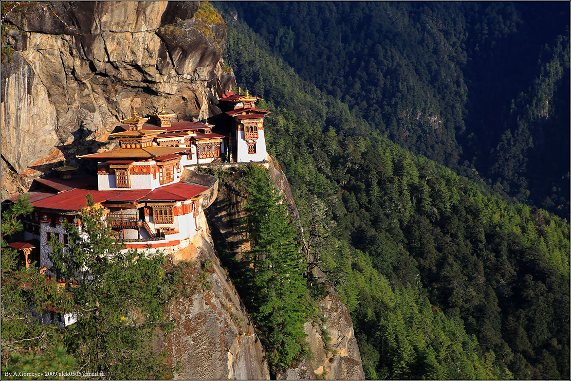 Бутан автомобильный. Достопримечательность Гималаи достопримечательности. Бутан заповедники.